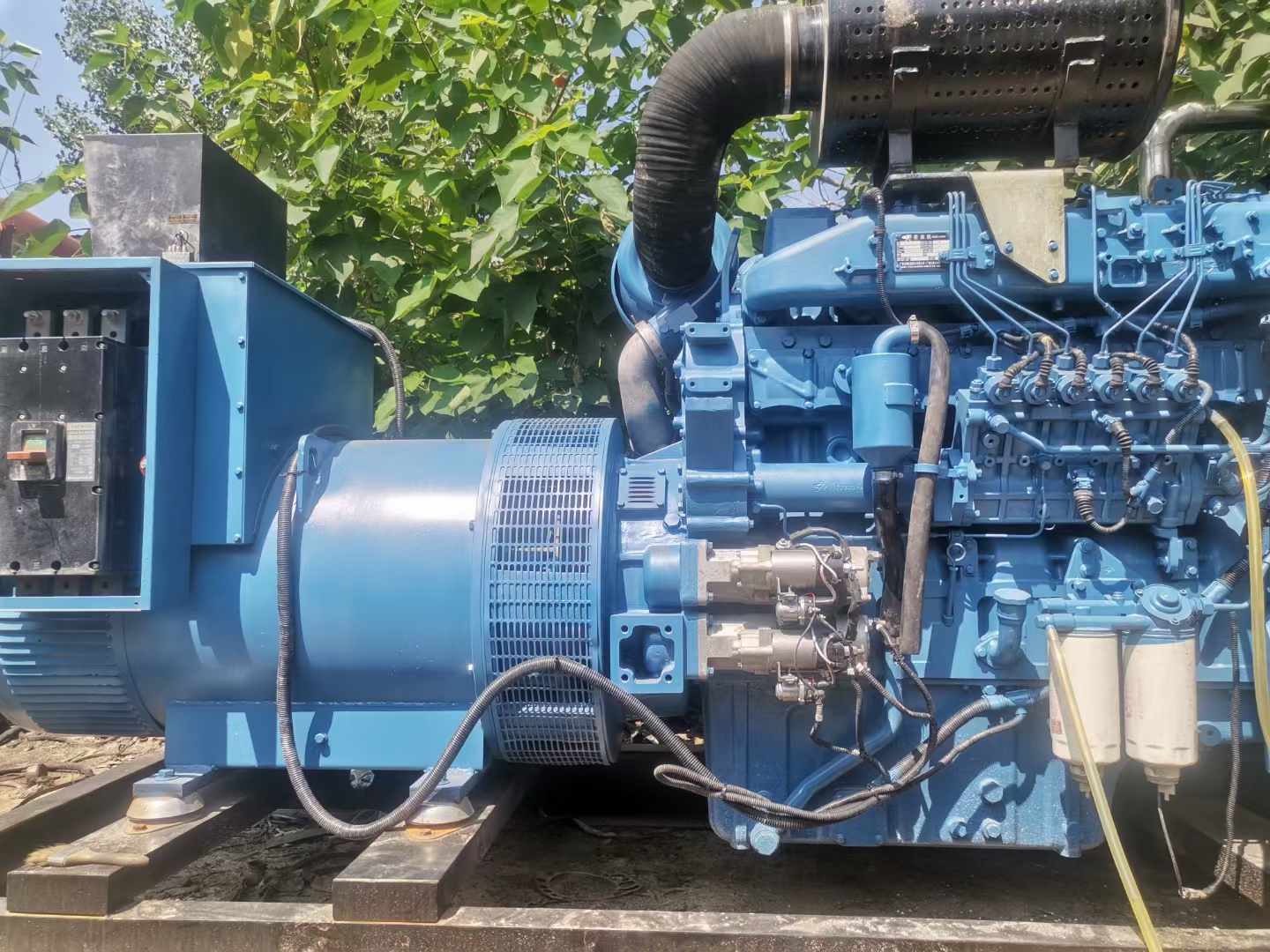 尼玛详细说明降低 800kW 柴油发电机输出电流波动的方法