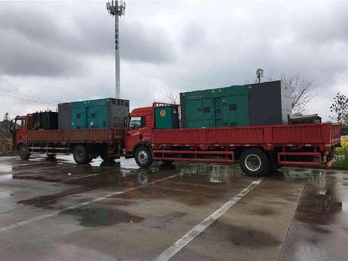 尼玛涂抹密封胶后，需要等待多长时间才能安装水冷式机油散热器密封件？